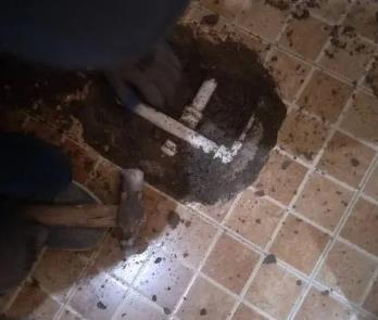 桥西卫生间漏水维修公司为您分享下卫生间渗水如何处理及注意事项